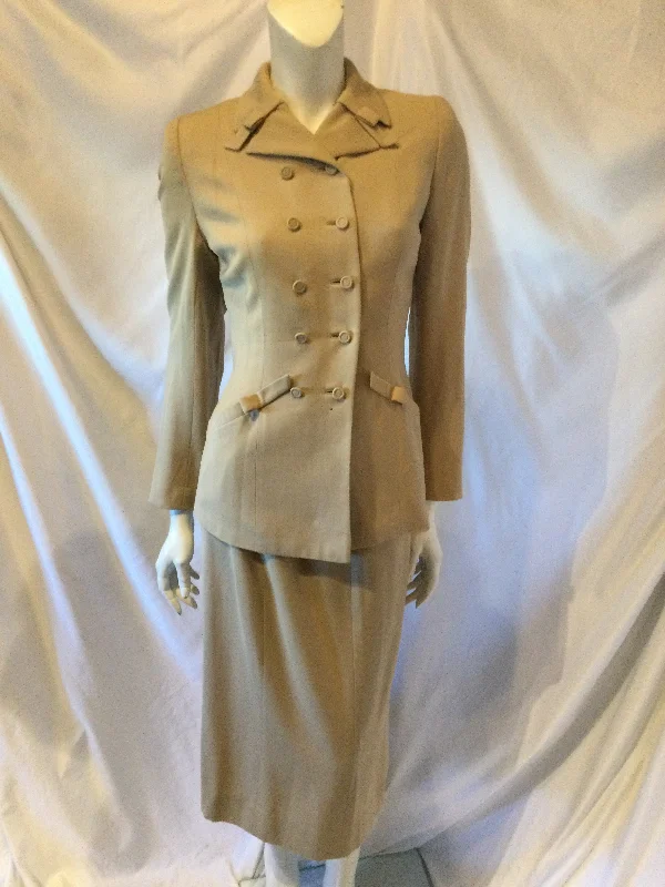 Vintage 1940s Tan Post War Forstman Wool Suit/blouse size 5 Embroidered Floral Blouse