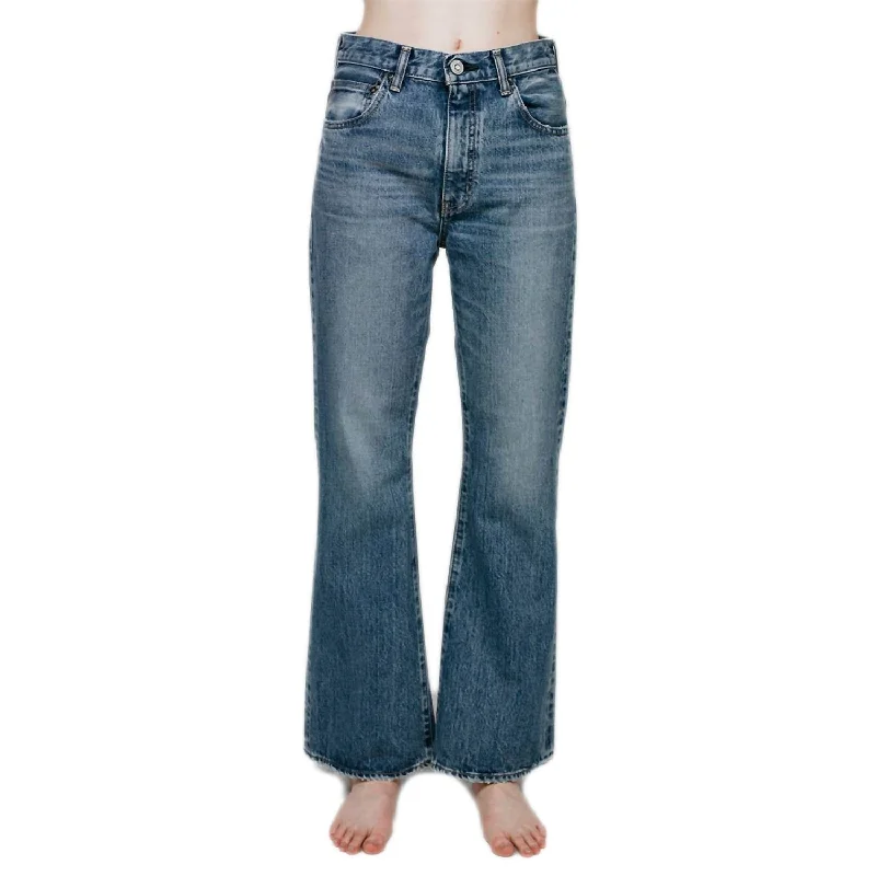 Quincy Flare Jean In Medium Blue Stylish High-Rise Mom Jeans